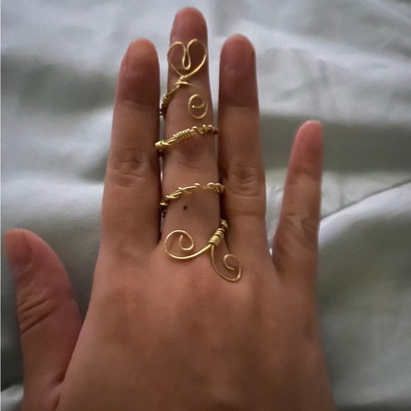 Gold ring - Picture 2 of 2